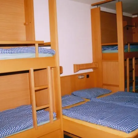 Eduard-heinrich-haus, Hostel Solnohrad