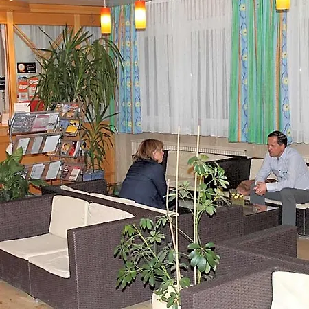 إدوارد-هاينريش هاوس، شباب بيت شباب سالزبورغ
