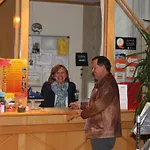 Eduard-heinrich-haus, Hostal