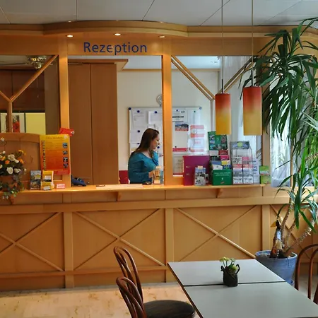 Eduard-Heinrich-Haus, Hostel *