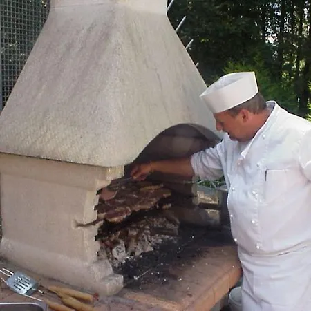 에드워드-하인리히-하우스, * 잘츠부르크