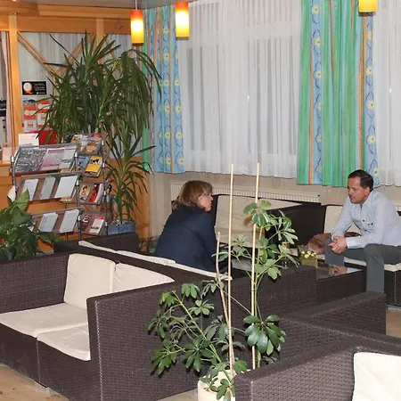 Eduard-Heinrich-Haus, Hostel *